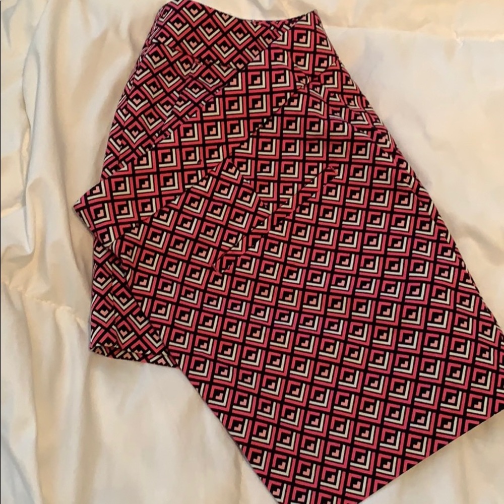 Express patterned shorts - Picture 2 of 3